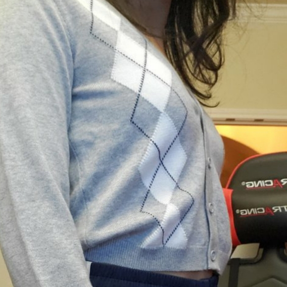 Brandy Melville Elizabeth Cardigan - Picture 2 of 3